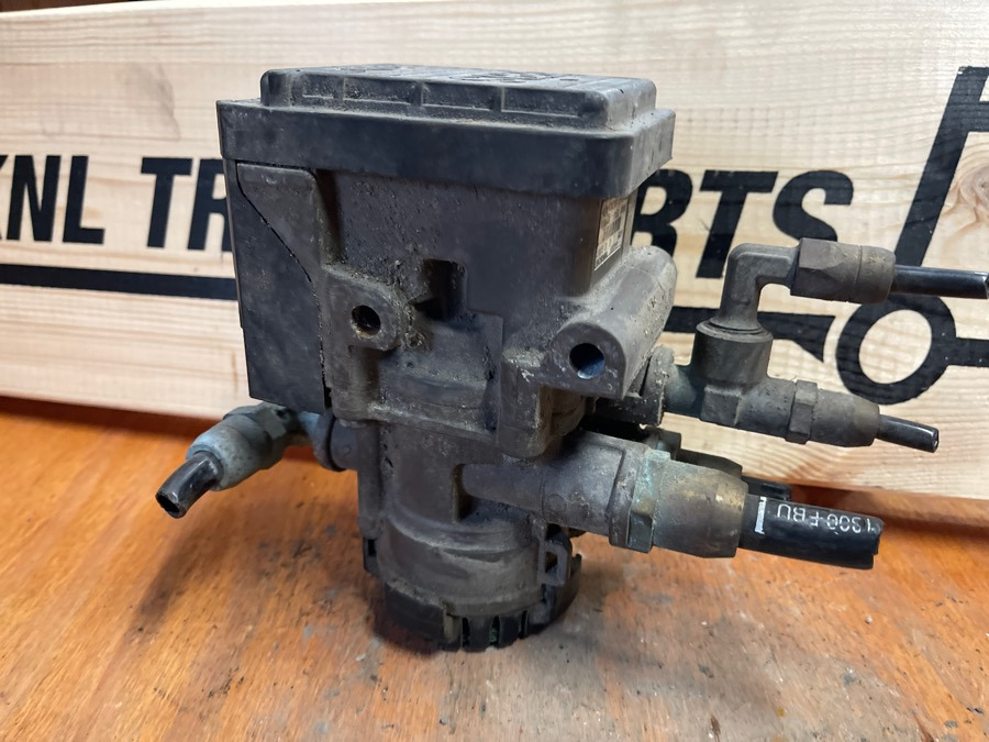 SCANIA PRESSURE CONTROL MODULE EBS 1857012 - Brake valve for Truck: picture 2