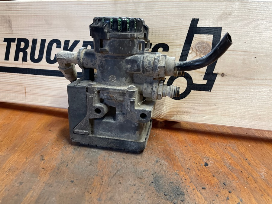 SCANIA PRESSURE CONTROL MODULE EBS 1879275 - Brake valve for Truck: picture 2