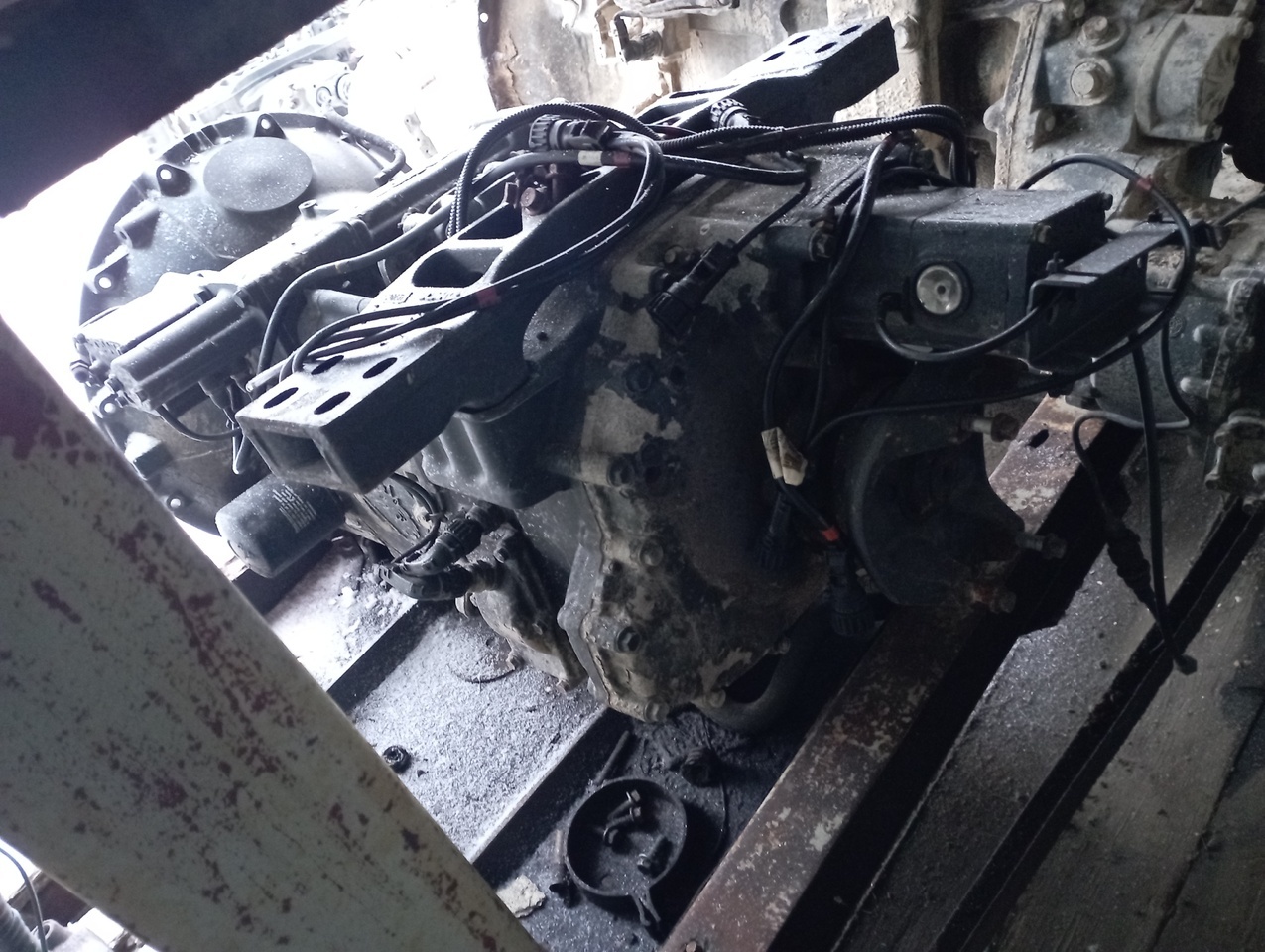 SCANIA R420, R440,G320,R480 - Gearbox for Cab chassis truck: picture 1