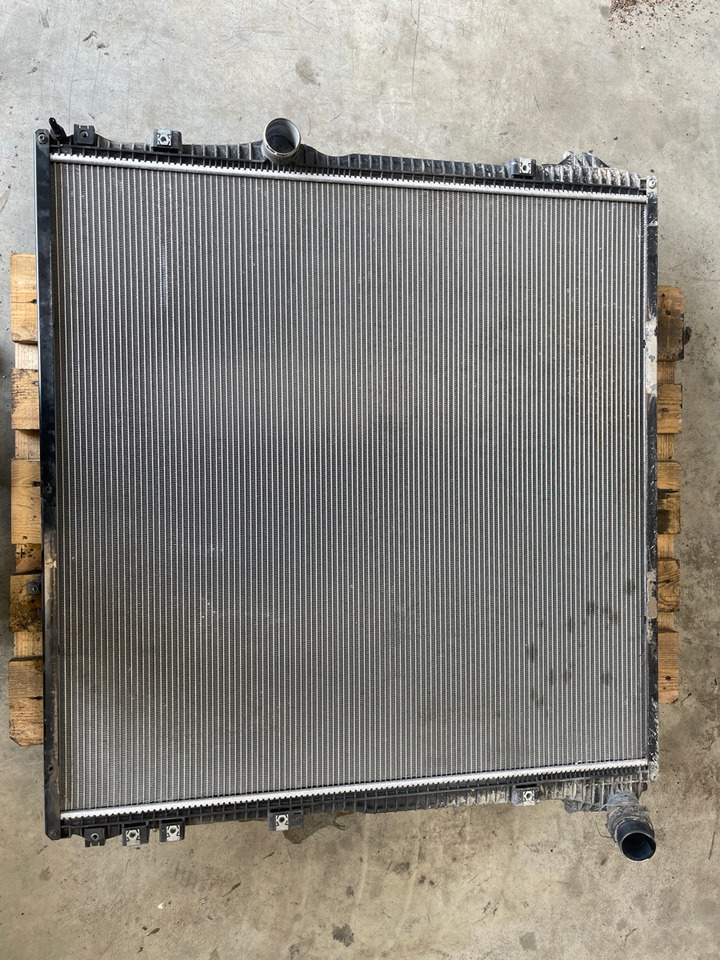 SCANIA RADIATOR 2439723 - Radiator for Truck: picture 1