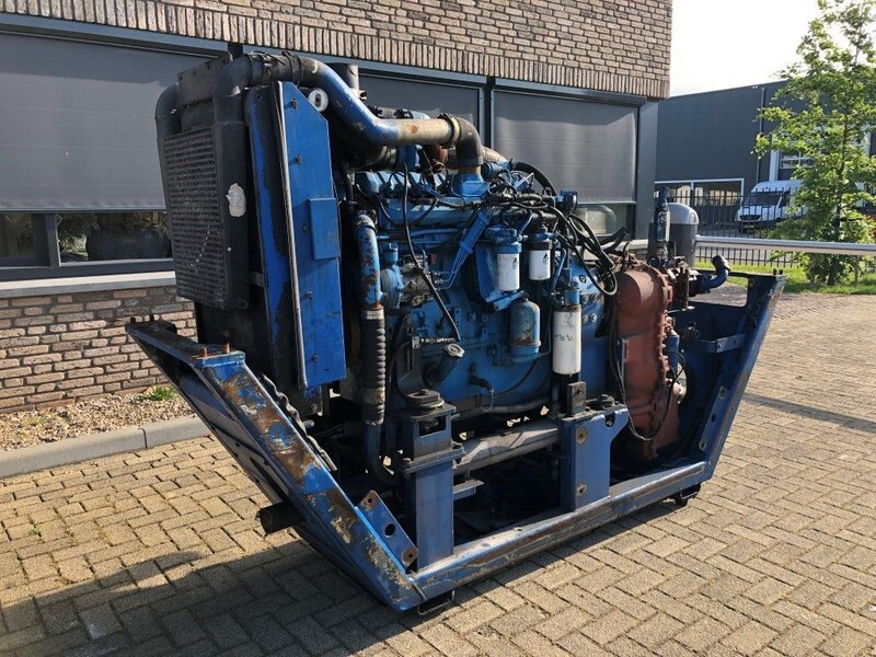 Sisu Valmet Diesel 74.234 ETA 181 HP diesel enine with ZF gearbox - Engine: picture 5