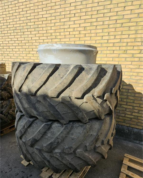 Trelleborg 650/60R34 m. 8 låse  - Wheel and tire package for Agricultural machinery: picture 1