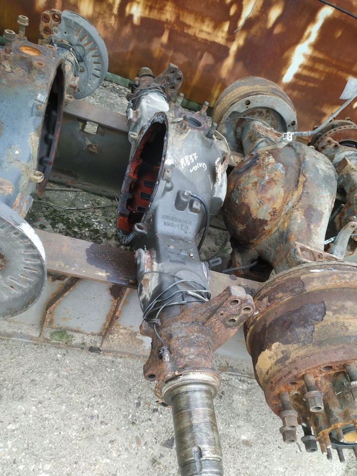 VOLVO FH4 - Rear axle for Truck: picture 1