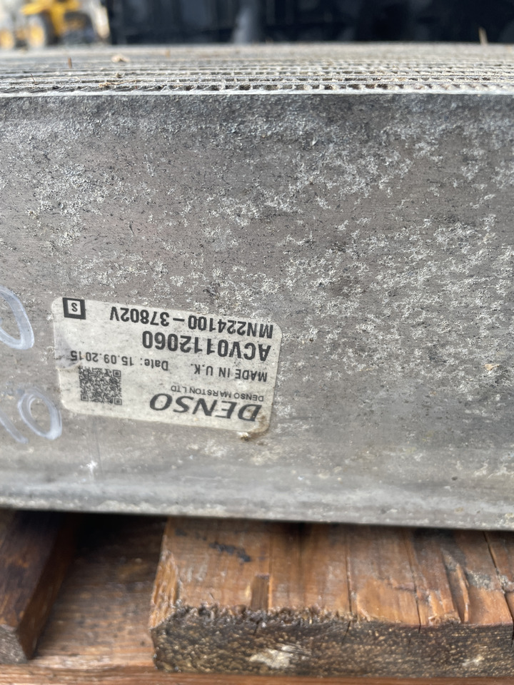 Valtra T144 T154 T174 T194 T214 T234 - chłodnica ACV0118540 - Radiator for Construction machinery: picture 2