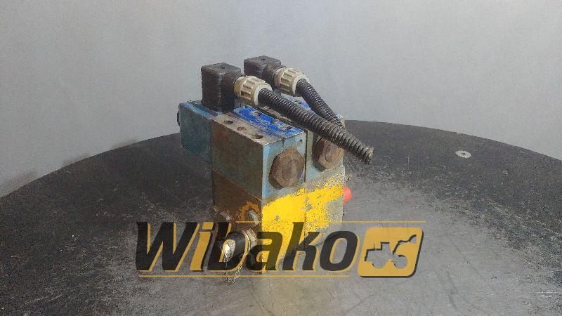 Vickers DG4V-32ALMUH760 E-2 - Hydraulic valve for Construction machinery: picture 2