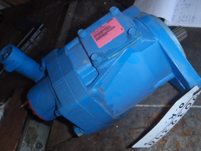 Vickers PVE012L - - Hydraulic pump for Construction machinery: picture 1