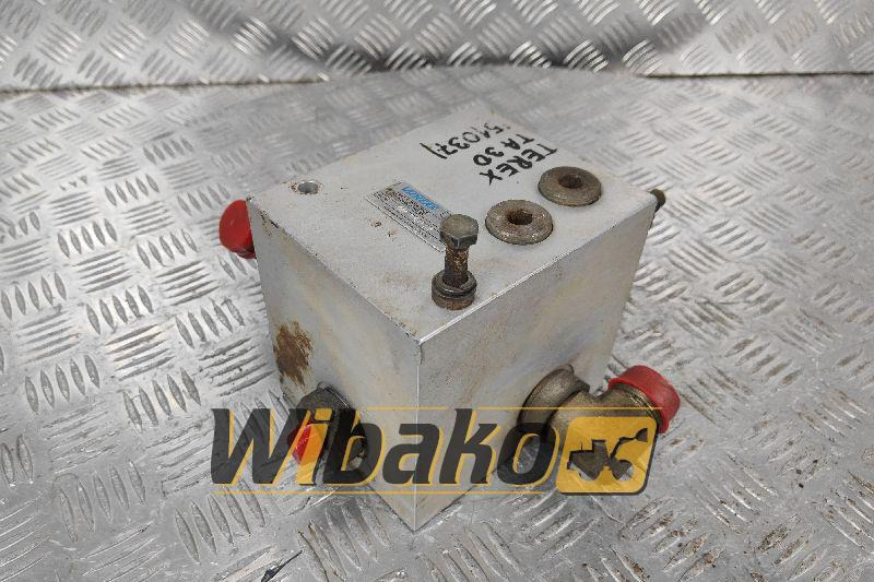 Vickers TA30 02349378 - Hydraulic valve for Construction machinery: picture 1
