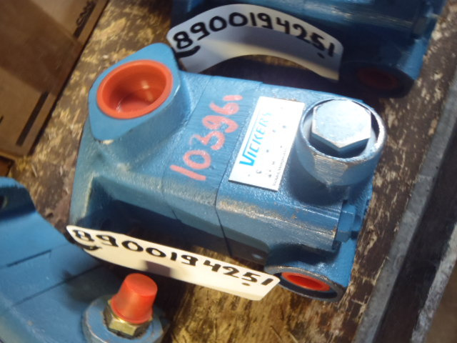 Vickers V10F1S6T - - Hydraulic pump for Construction machinery: picture 1