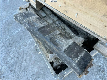 Volvo ECR145 - Track for Excavator: picture 1