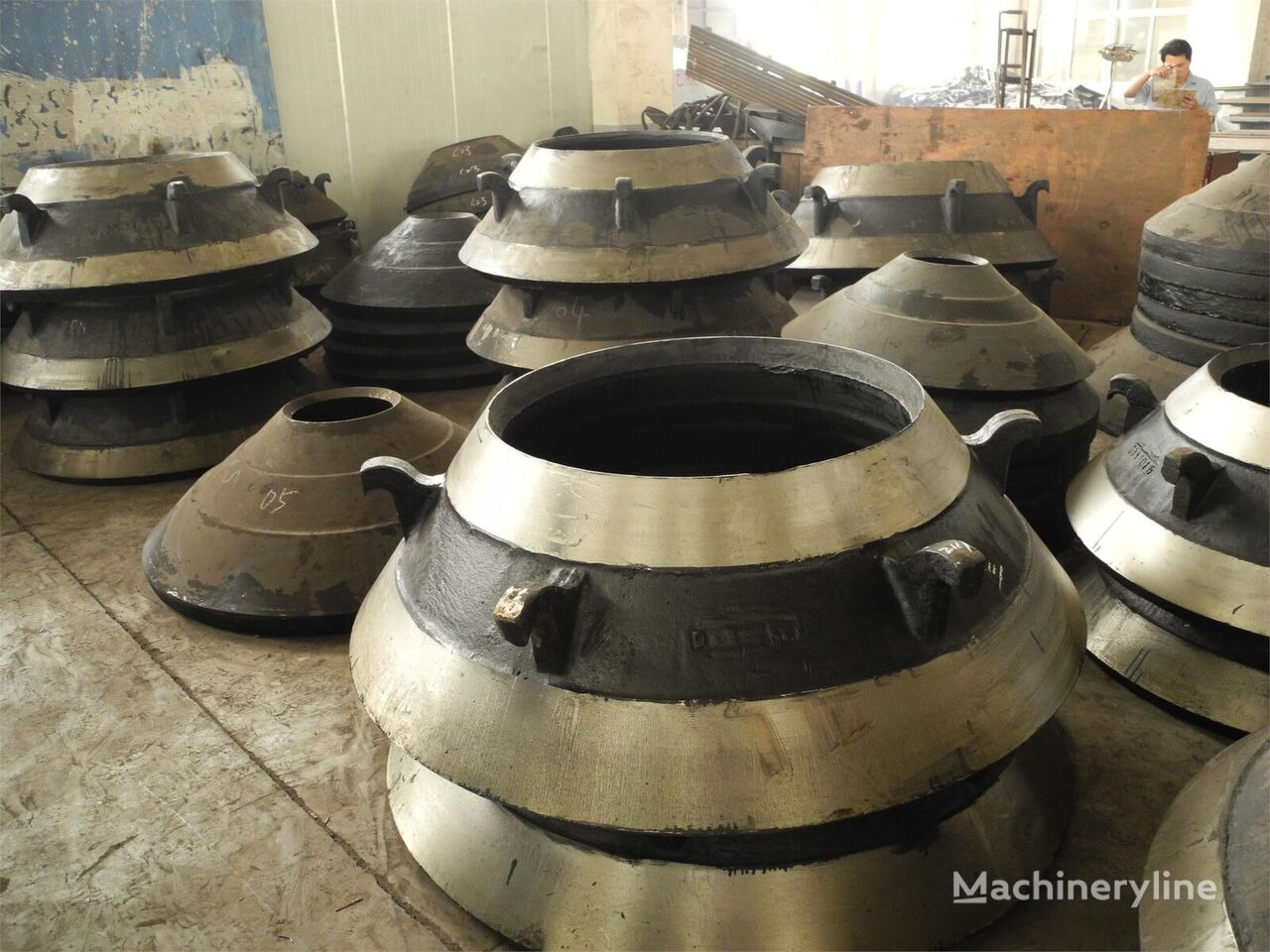 WEAR PARTS  for KINGLINK SYMONS CONE CRUSHER crushing plant - Spare parts: picture 2