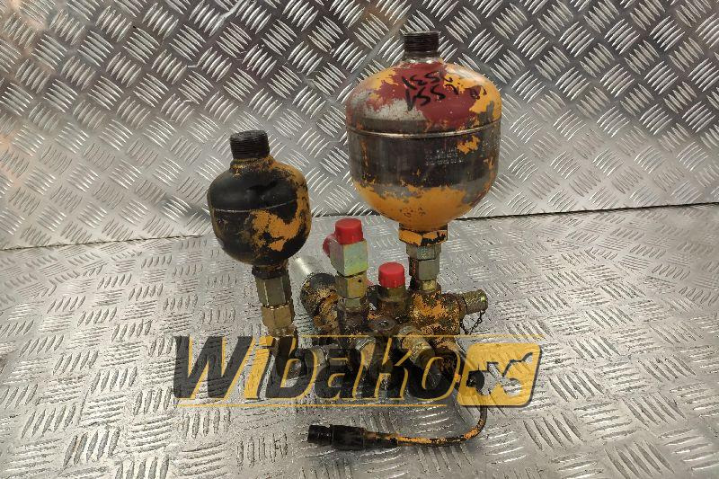 Wabco 4773970070 - Hydraulic valve for Construction machinery: picture 1
