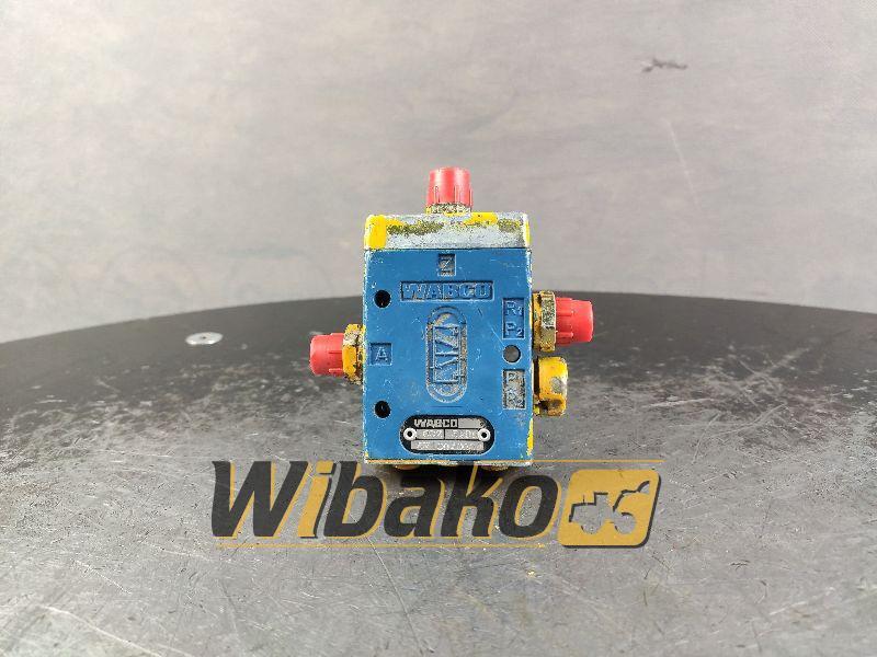 Wabco 5710040000 - Hydraulic valve for Construction machinery: picture 1