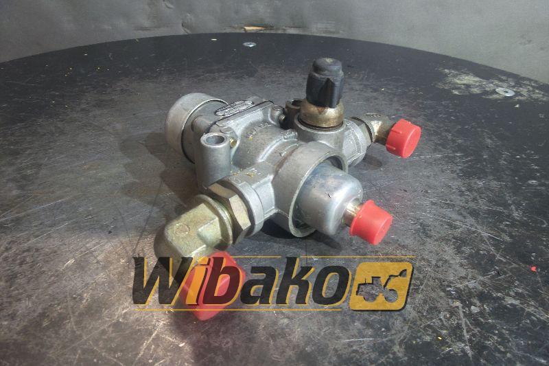 Wabco 9753001000 - Hydraulic valve for Construction machinery: picture 1