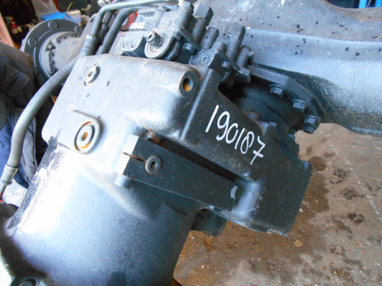 ZF 212.24.620.11 - - Gearbox for Construction machinery: picture 1