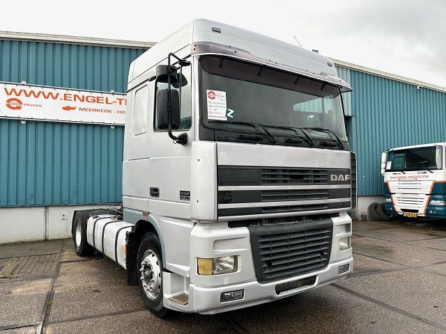 DAF 95.430 XF SPACECAB (EURO 2 / ZF16 MANUAL GEARBOX / AIRCONDITIONING / 870 LITER DIESELTANK / SUNVISOR) - Tractor unit: picture 2