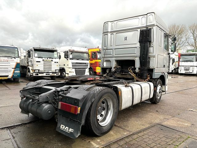DAF 95.430 XF SPACECAB (EURO 2 / ZF16 MANUAL GEARBOX / AIRCONDITIONING / 870 LITER DIESELTANK / SUNVISOR) - Tractor unit: picture 3