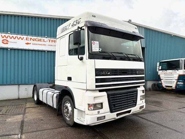 DAF 95.430 XF SPACECAB (EURO 3 / ZF16 MANUAL GEARBOX / ZF-INTARDER / AIRCONDITIONING) - Tractor unit: picture 2