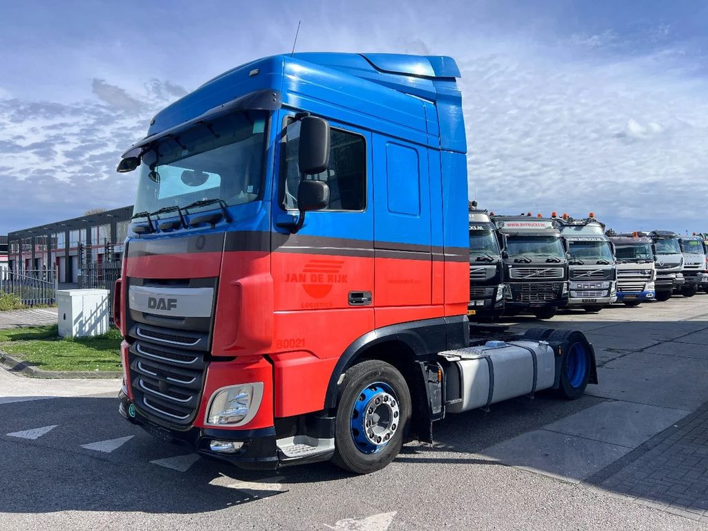 DAF XF 440 4X2 EURO 6 MEGA  - Tractor unit: picture 1