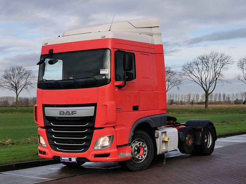 Tractor unit DAF XF 440 spacecab manual: picture 3