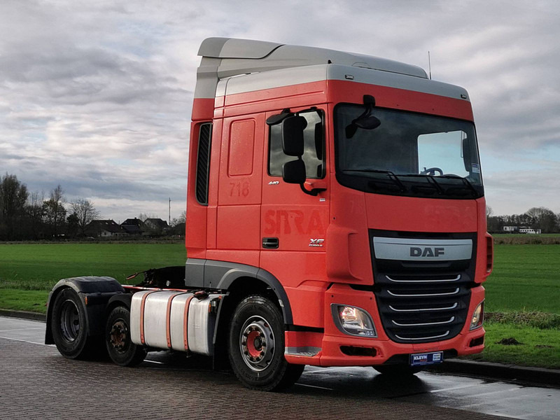 Tractor unit DAF XF 440 spacecab manual: picture 6