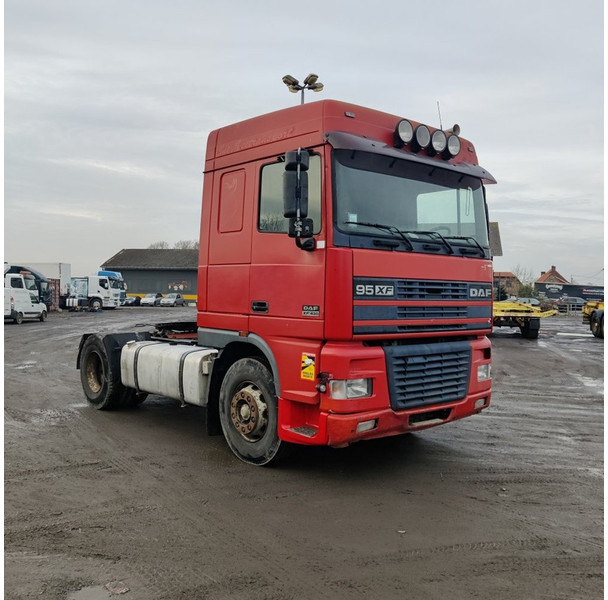 DAF XF 95 430 - Tractor unit: picture 3