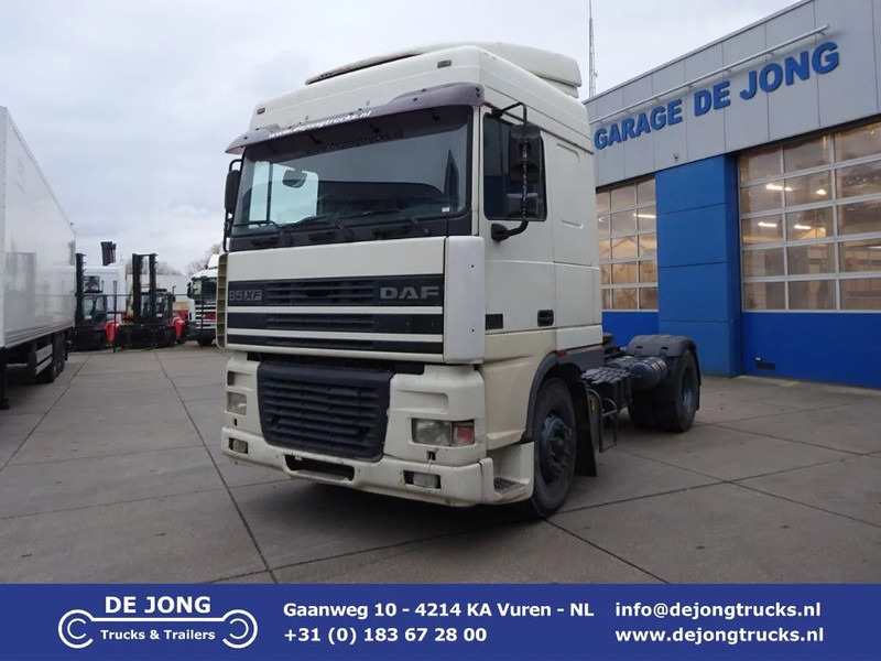 DAF XF 95.430 SC / Euro 2 / Manual Gearbox - Tractor unit: picture 1