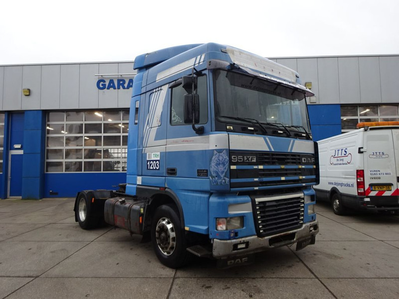 DAF XF 95.430 SC / Manual Gearbox / Euro 2 - Tractor unit: picture 3