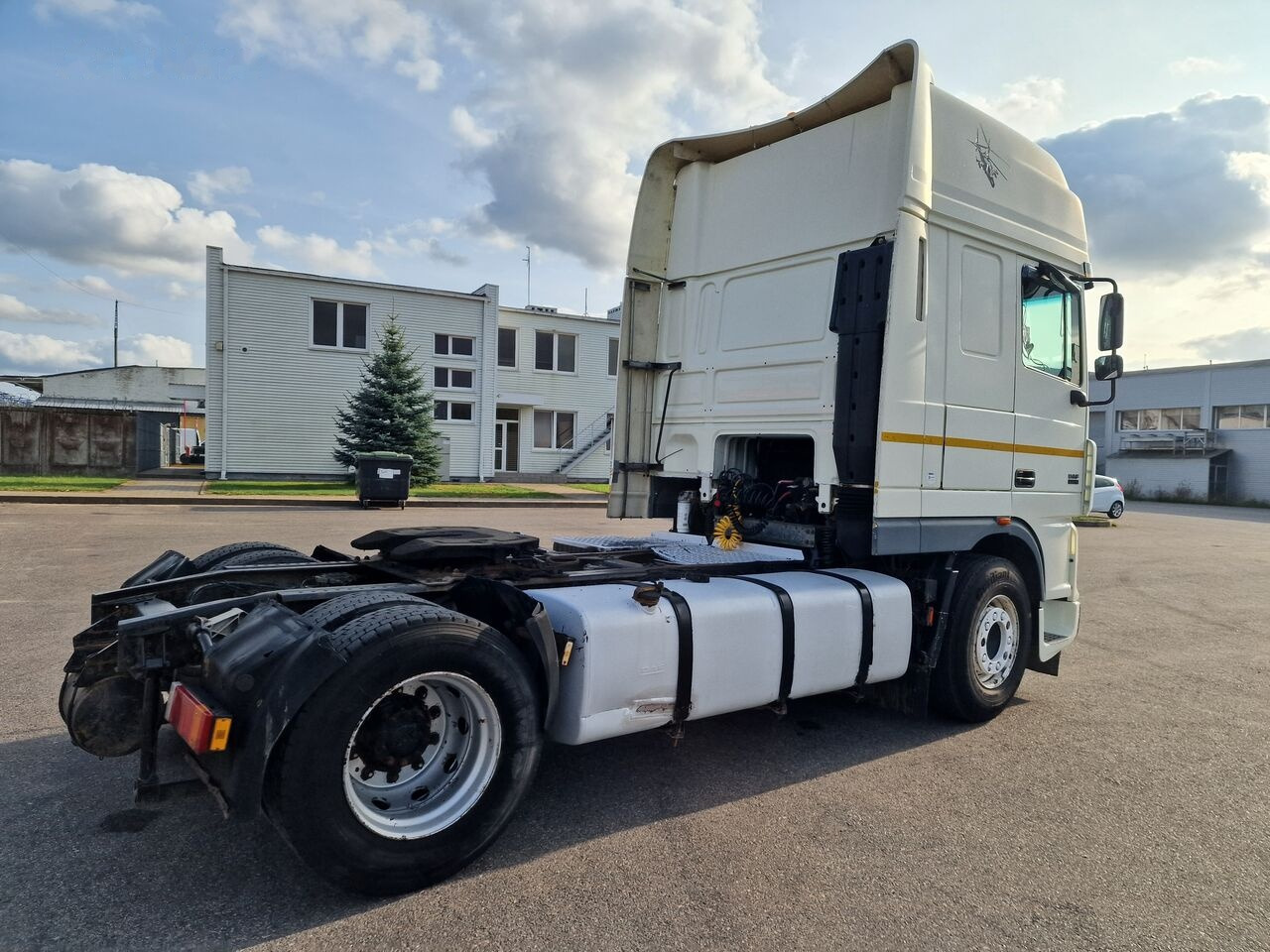 DAF XF 95 430 manual - Tractor unit: picture 3