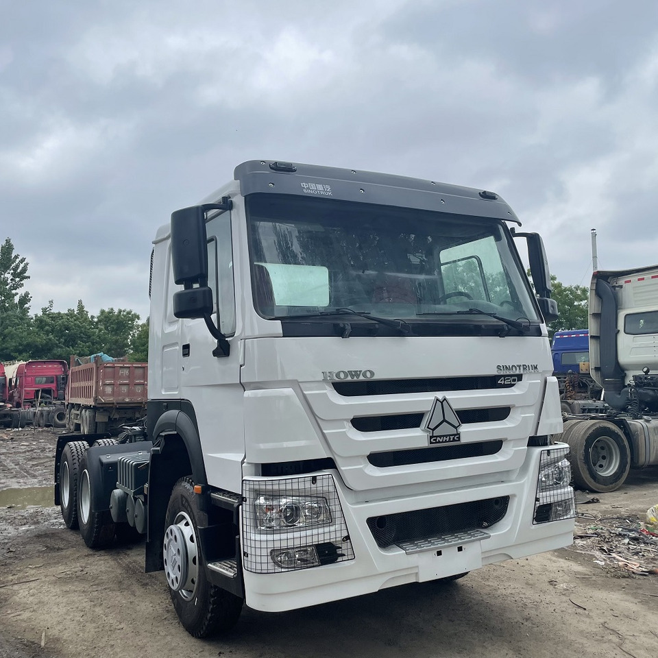 HOWO 10 wheels Sinotruk tractor unit China tractor truck rig SHACMAN SINOTRUK - Tractor unit: picture 1