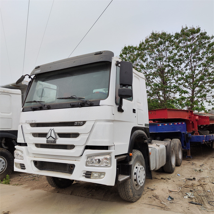 HOWO 6x4 375hp tractor-white - Tractor unit: picture 3