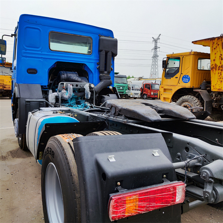 HOWO HOWO 6x4 336 truck tractors-blue - Tractor unit: picture 3
