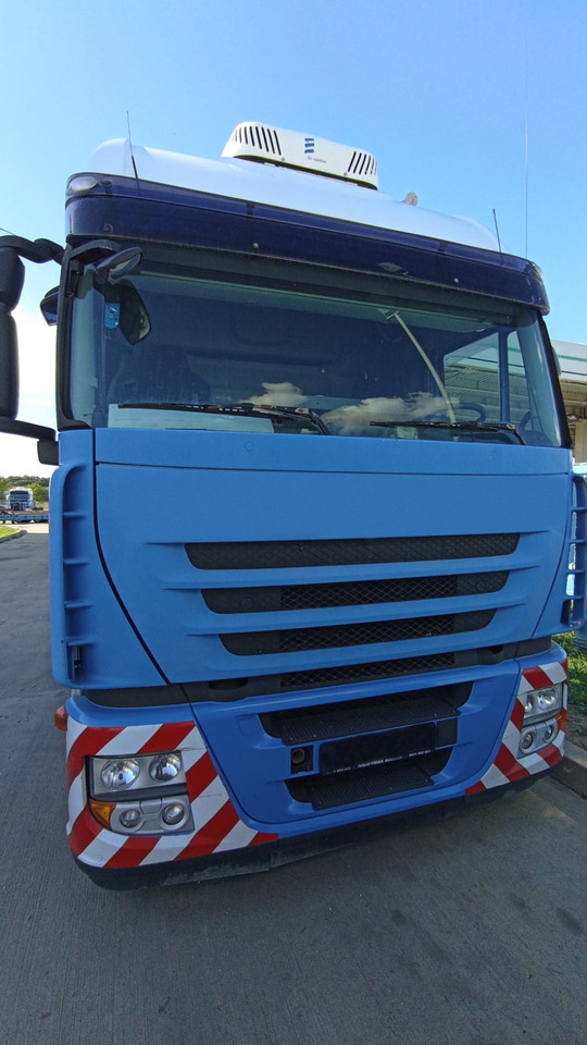 IVECO AS440S45T - Tractor unit: picture 2