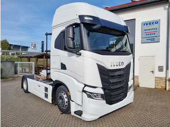 Tractor unit IVECO