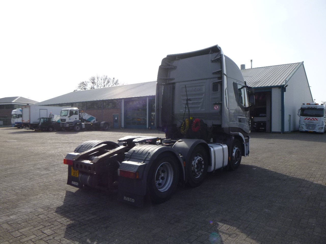 Iveco AS440STX/P 6x2 RHD EEV - Tractor unit: picture 4