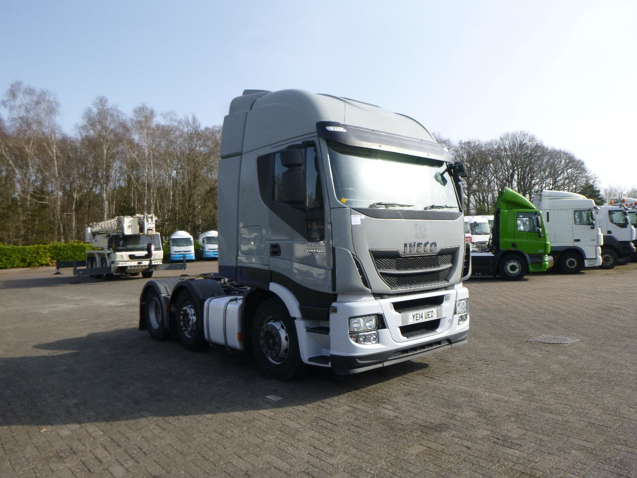 Iveco AS440STX/P 6x2 RHD EEV - Tractor unit: picture 2