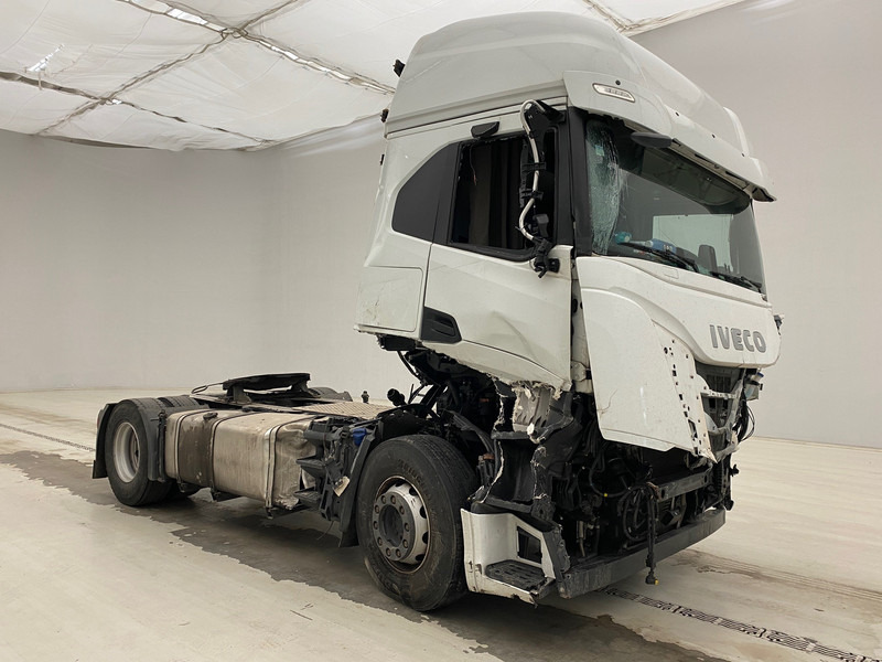 Iveco S-WAY 460 - Tractor unit: picture 3