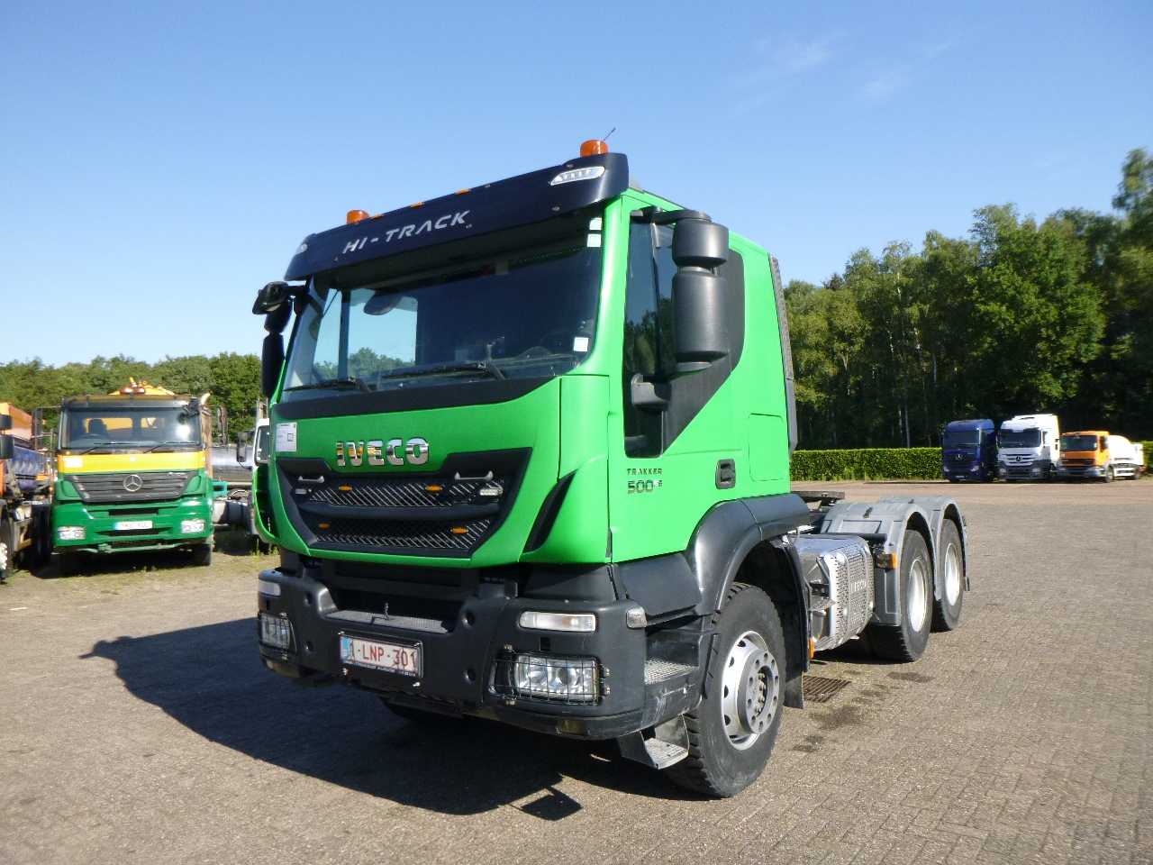 Iveco Trakker AT440T50 6x4 Euro 6 - Tractor unit: picture 1