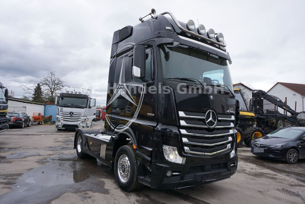 Mercedes-Benz Actros IV 1863 GigaSpace LL*Retarder/Leder/Xenon  - Tractor unit: picture 1