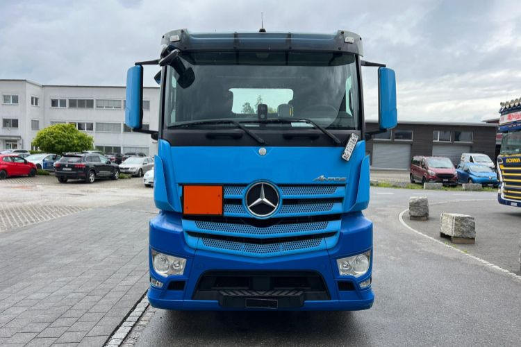 Mercedes-Benz Antos 1843 ADR & Hydraulic  - Tractor unit: picture 3