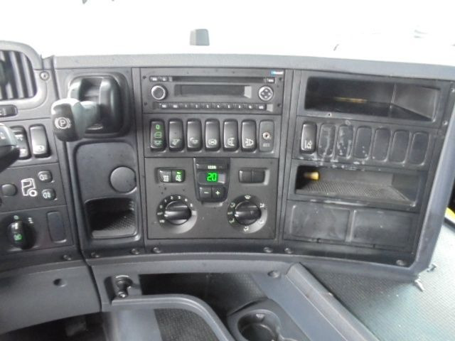 Tractor unit Scania G410: picture 11