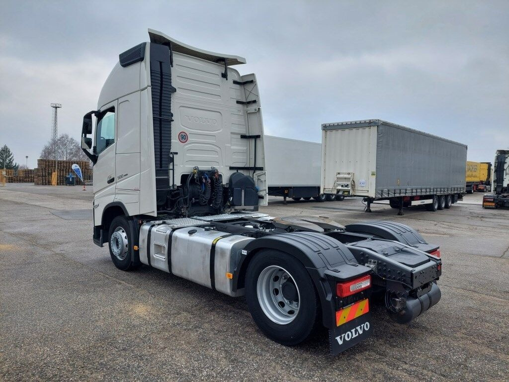 Volvo FH 13 Globetrotter XL 500 4x2 - Tractor unit: picture 3