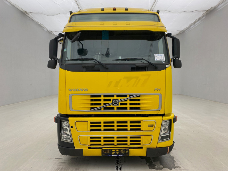 Volvo FH 400 Globetrotter - Tractor unit: picture 2