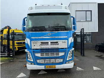 Volvo FH 460 4X2 EURO 6 + ADR  - Tractor unit: picture 2