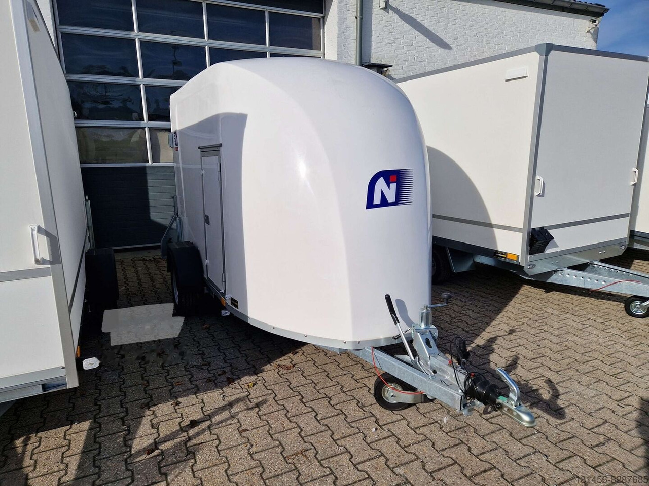 Blyss NIKI aerodynamisch Heckrampe Seitentür 100km/H Koffer weiß - Closed box trailer: picture 1