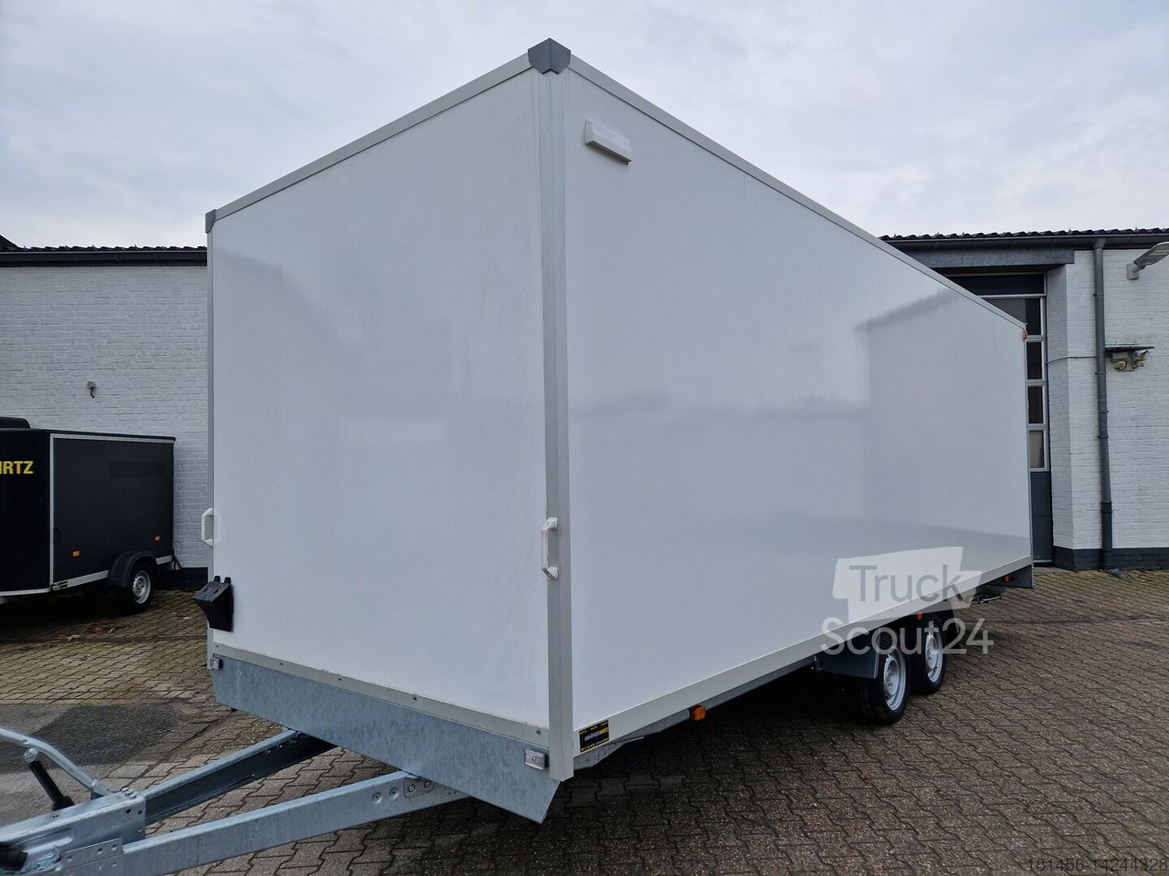 Blyss direkt verfügbar nach Bestellung großer Iso Koffer FC3562HKL 615x220x205cm Heckrampe - Closed box trailer: picture 4