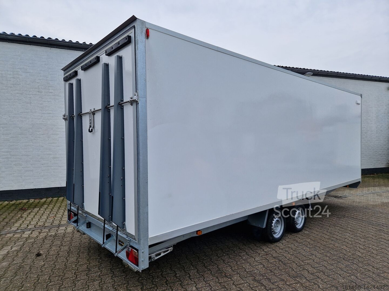 Blyss direkt verfügbar nach Bestellung großer Iso Koffer FC3562HKL 615x220x205cm Heckrampe - Closed box trailer: picture 1