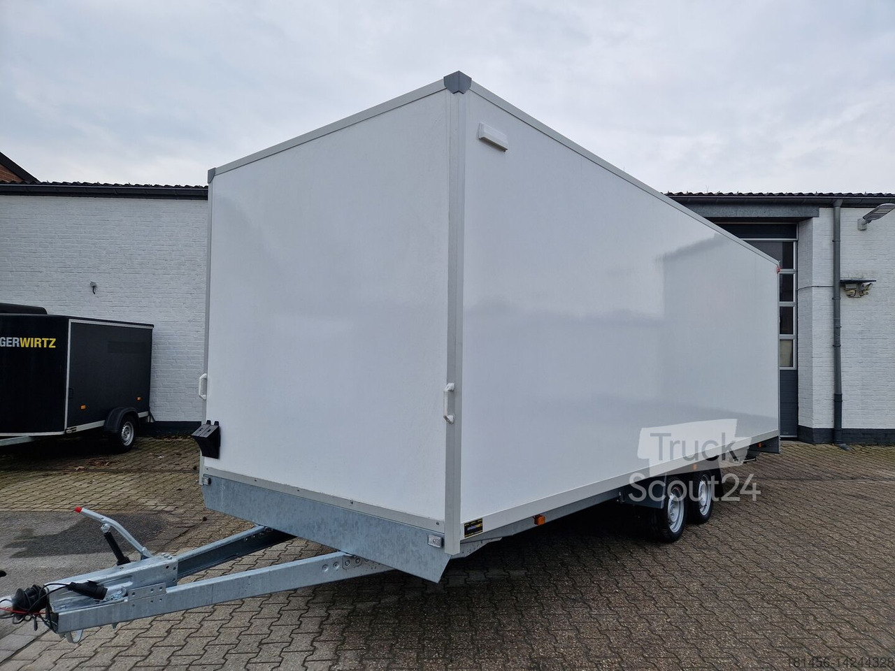 Blyss direkt verfügbar nach Bestellung großer Iso Koffer FC3562HKL 615x220x205cm Heckrampe - Closed box trailer: picture 2