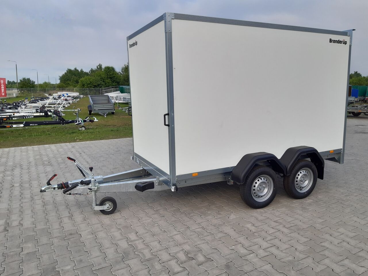 Brenderup Cargo 7350 TBR Rampa 350x155x185 cm - Closed box trailer: picture 3