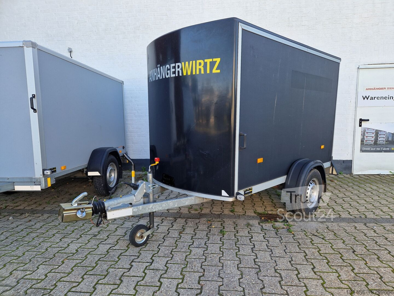 Cheval Liberté Kofferanhänger 200cm Gesamthöhe Hecktür gebraucht gebremst 1300kg - Closed box trailer: picture 1