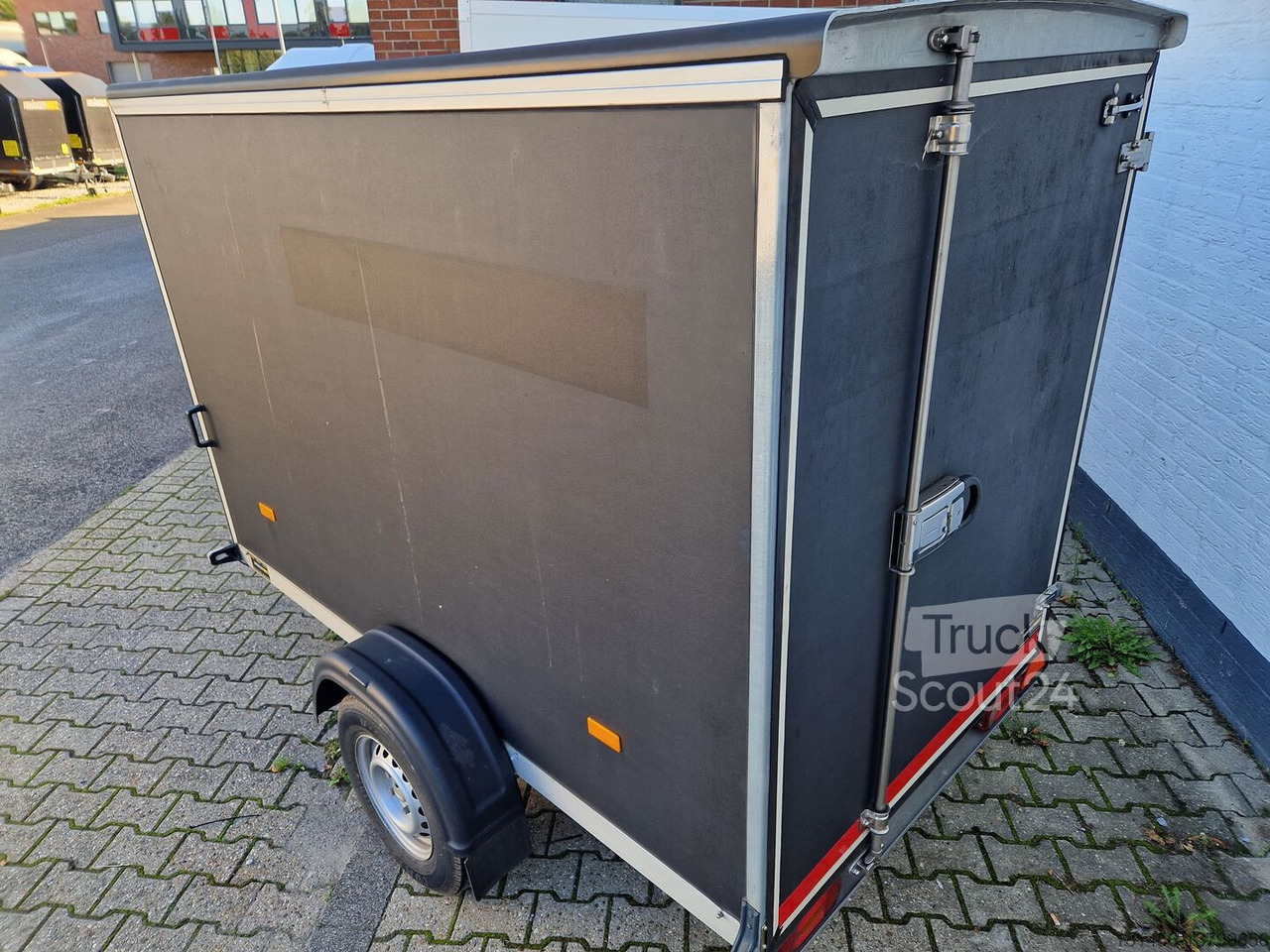 Cheval Liberté Kofferanhänger 200cm Gesamthöhe Hecktür gebraucht gebremst 1300kg - Closed box trailer: picture 5